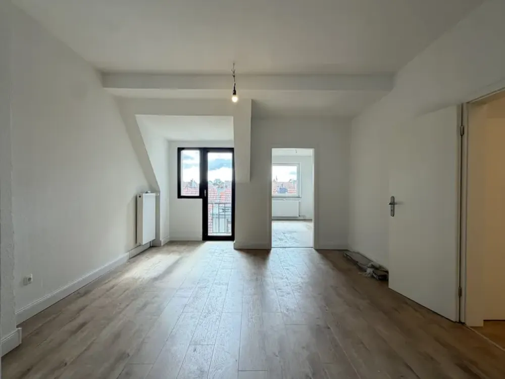 Kernsanierte, moderne 4-Zimmer-Wohnung mit Balkon in der Bremer Neustadt
