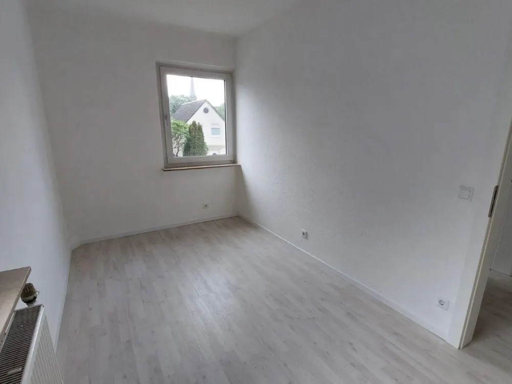 ***NEU im Angebot*** renovierte Etagenwohnung mit Garage in ruhiger Lage