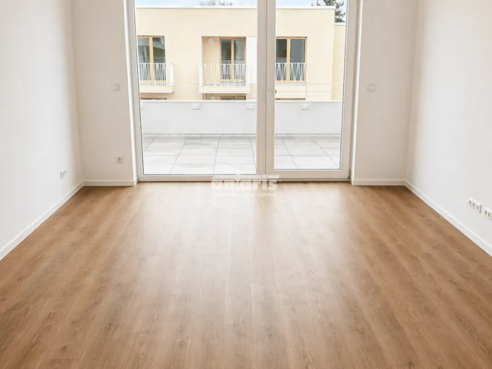 antaris Immobilien GmbH **4-Raum-Wohnung mit Balkon und exklusiver Dachterrasse**