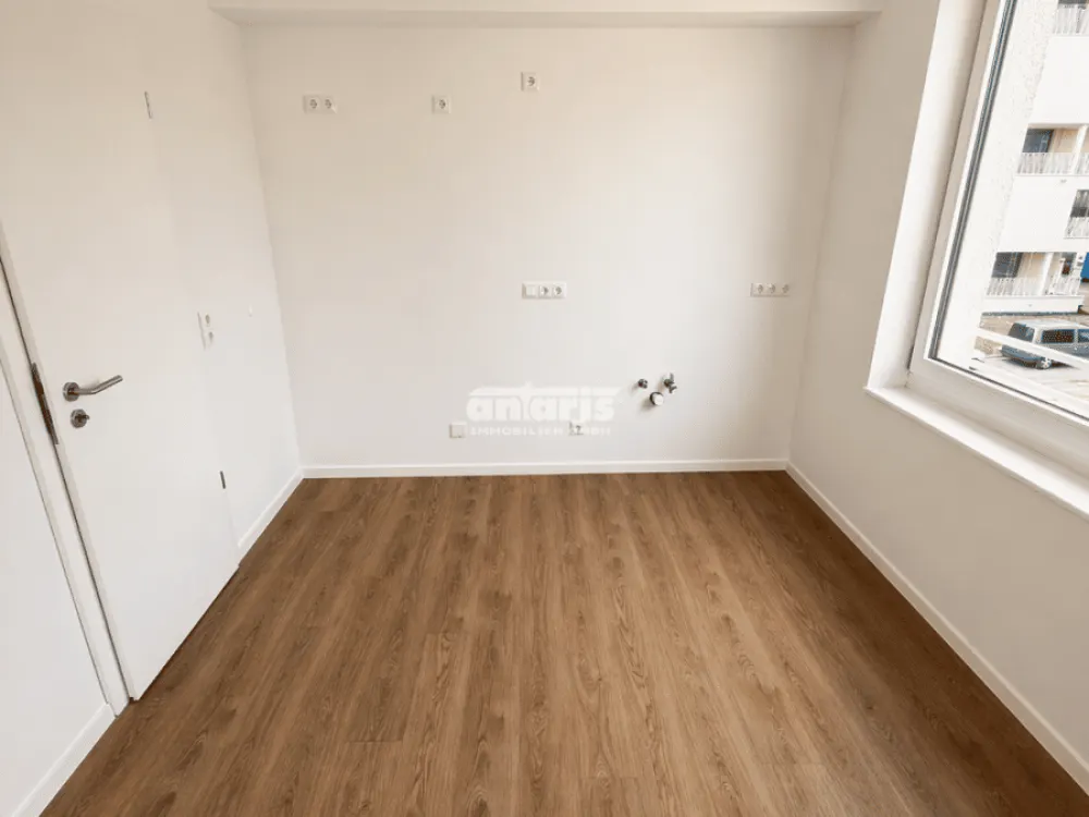 antaris Immobilien GmbH **4-Raum-Wohnung mit Balkon und exklusiver Dachterrasse**