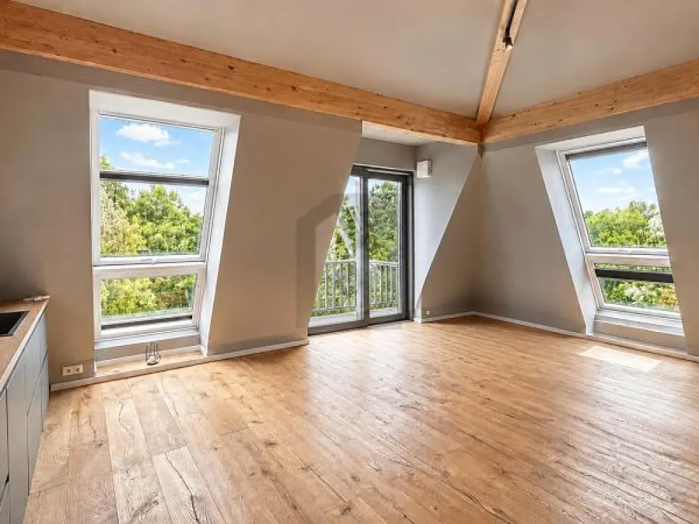 MODERNE ELEGANZ AUF RUHE TRIFFT
