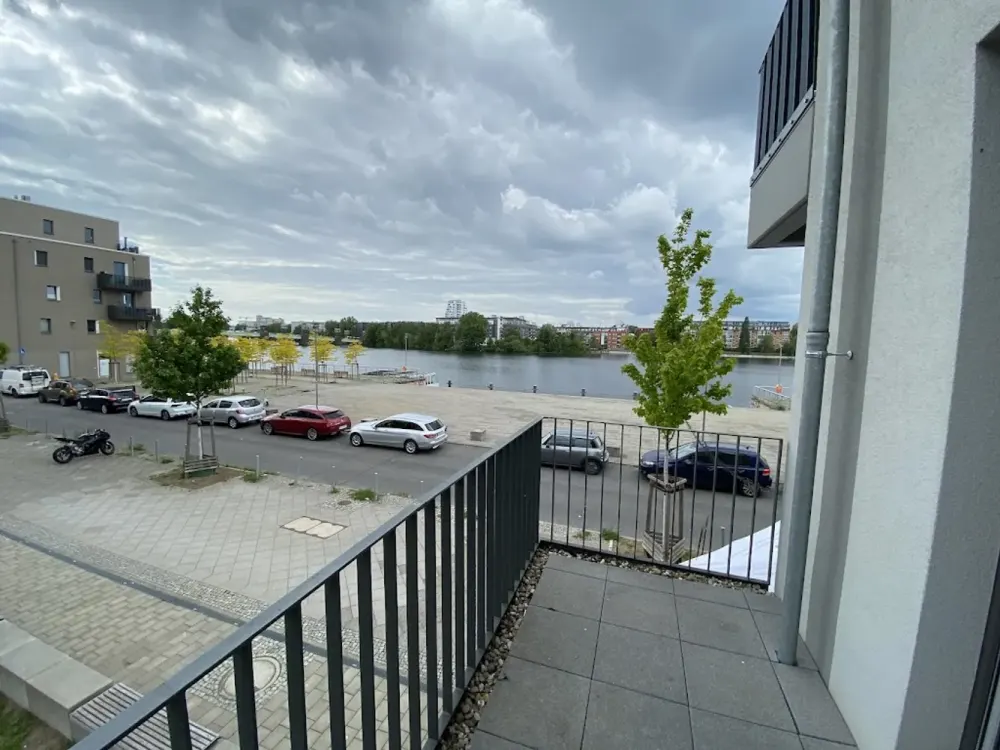 Helle 2-Zimmer-Wohnung mit Balkon und Wasserblick, barrierefreie Objektgestaltung, provisionsfrei