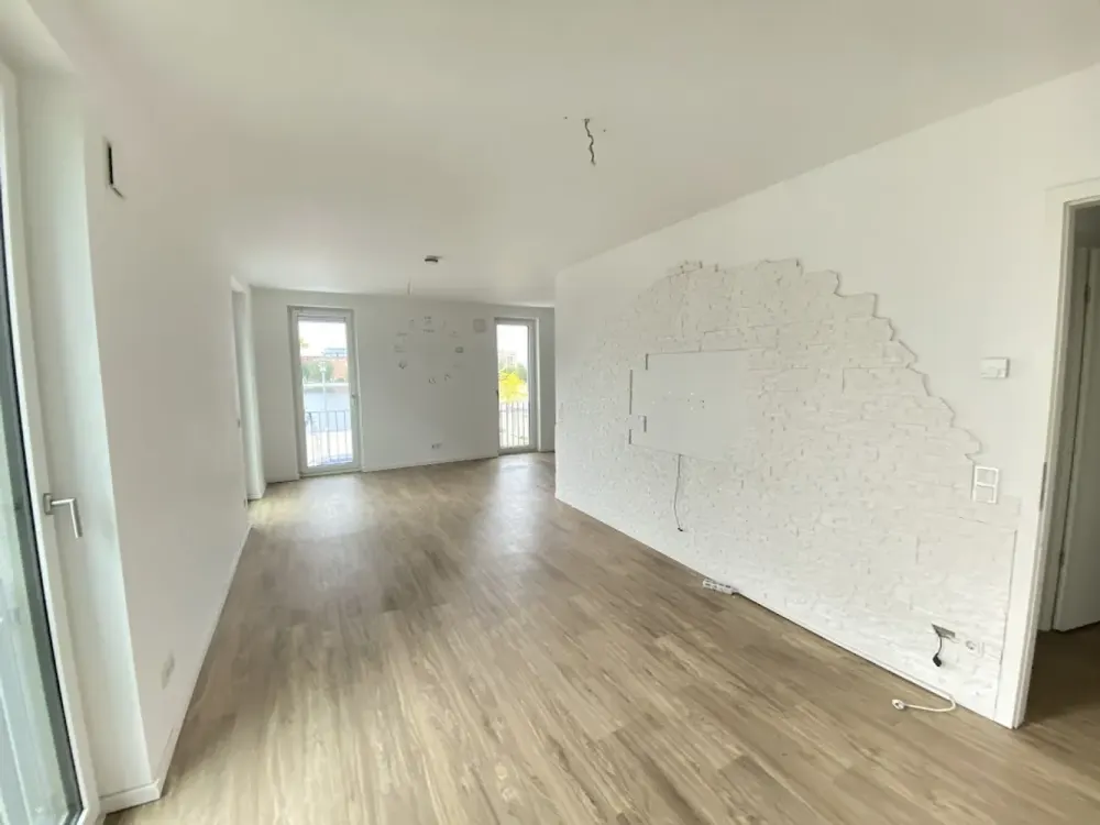 Helle 2-Zimmer-Wohnung mit Balkon und Wasserblick, barrierefreie Objektgestaltung, provisionsfrei