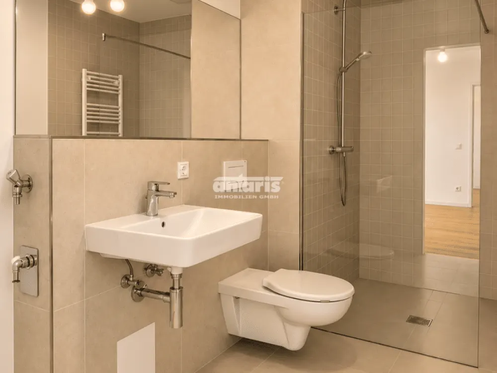 شركة antaris Immobilien GmbH ** شقة جديدة مكونة من غرفتين، مدمجة وعصرية مع شرفة في شفيملباخ **