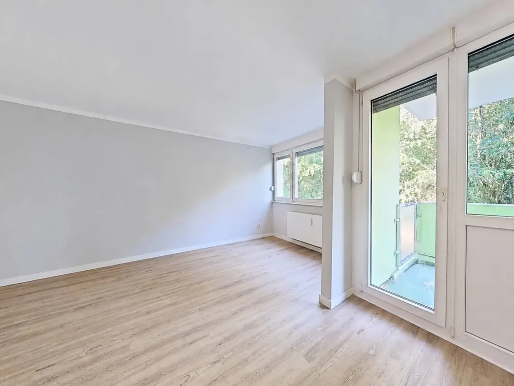 Moderne und hell gestaltete 3-Zimmer-Wohnung mit BALKON und EBK