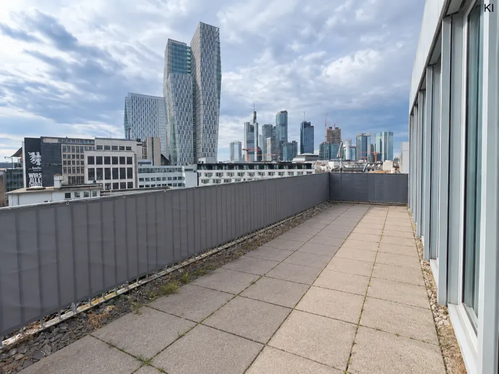 Exclusive 2-Room Penthouse in the Heart of Frankfurt