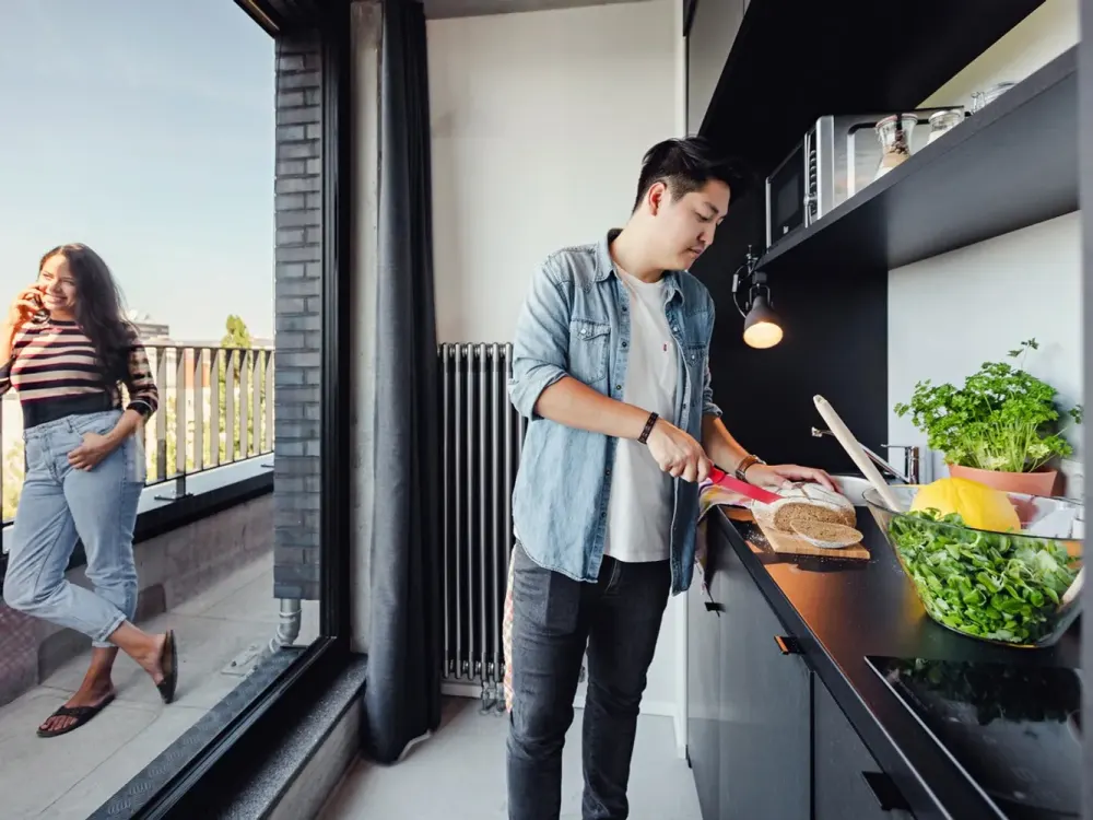 Neon Wood Student Housing - Penthouse Balcony Apartment in Berlin, Mitte-Wedding