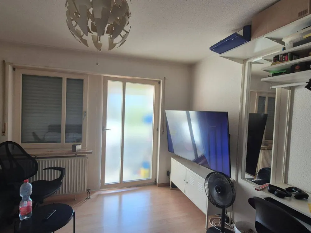 شقة غرفة واحدة مشرقة مع شرفة ومطبخ مجهز في Karlsruhe-Waldstadt