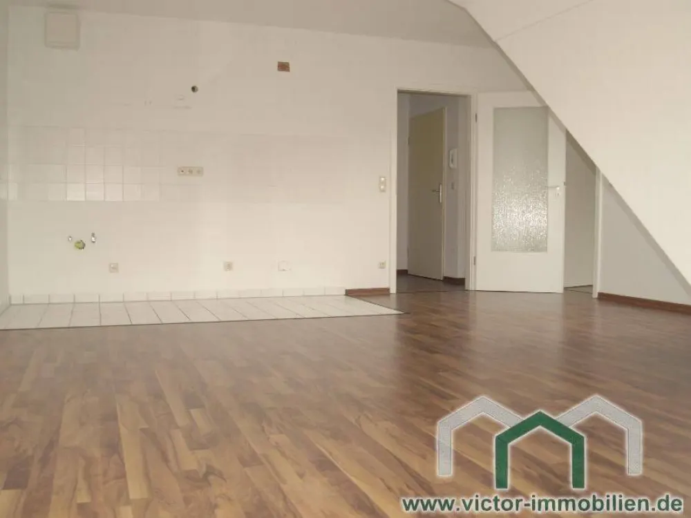 ** 2-Zimmer-Wohnung mit 2 Balkonen und Wannenbad **