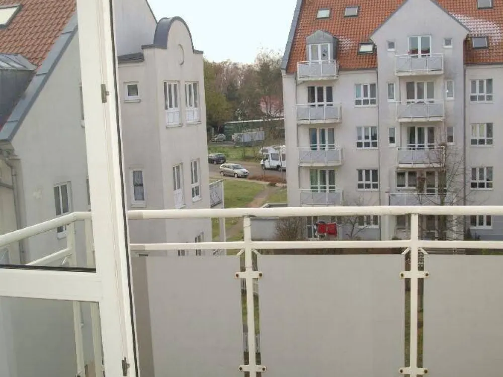** 2-Zimmer-Wohnung mit 2 Balkonen und Wannenbad **