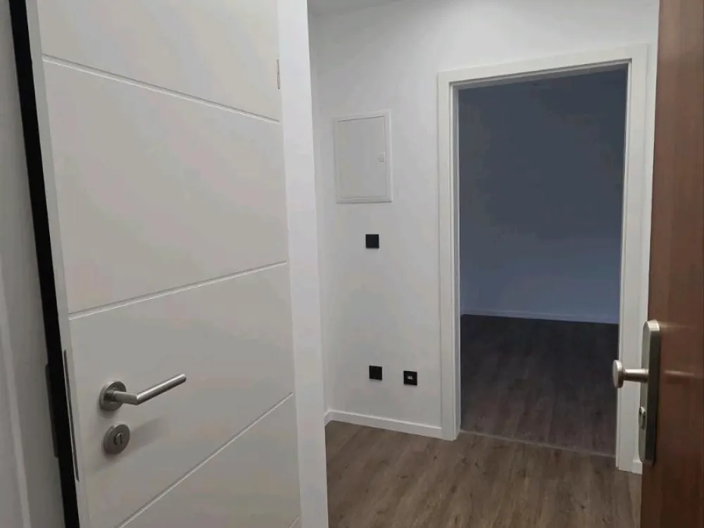 Erstbezug in frisch sanierte Wohnung zwischen Schloss und Rhein