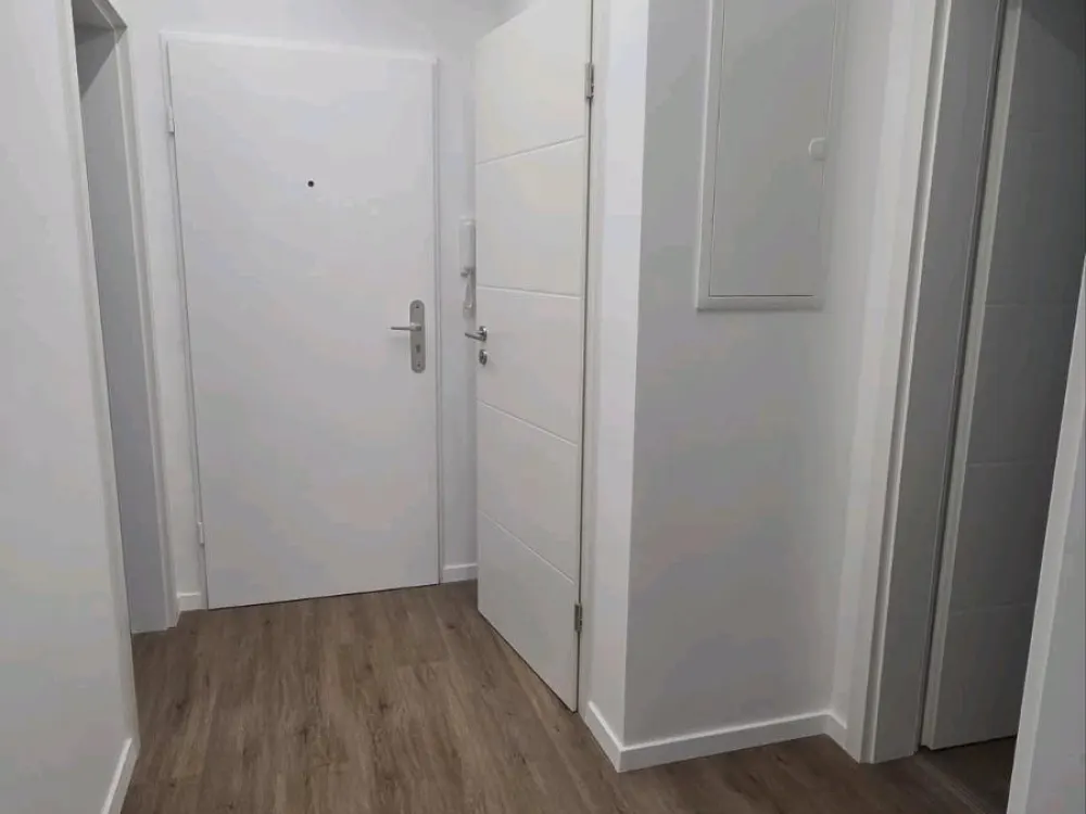 Erstbezug in frisch sanierte Wohnung zwischen Schloss und Rhein