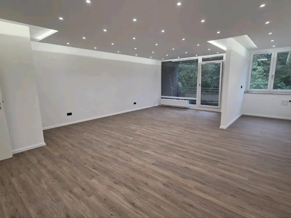 Erstbezug in frisch sanierte Wohnung zwischen Schloss und Rhein