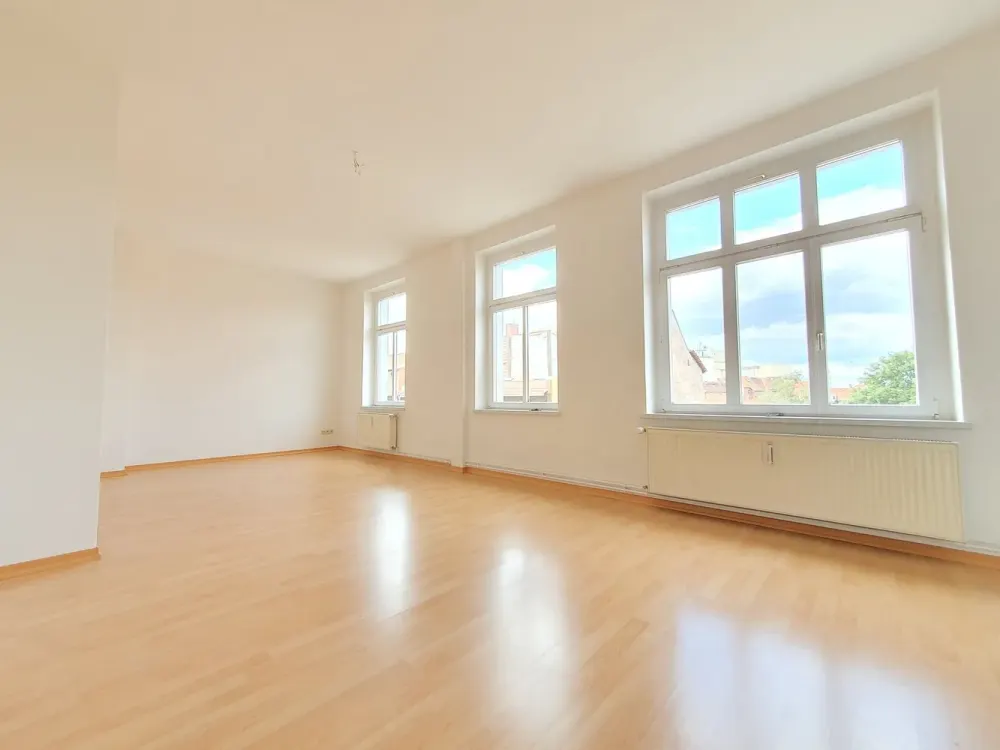 Sehr geräumige 2-Zimmerwohnung mit toller Einbauküche ohne Ablöse!