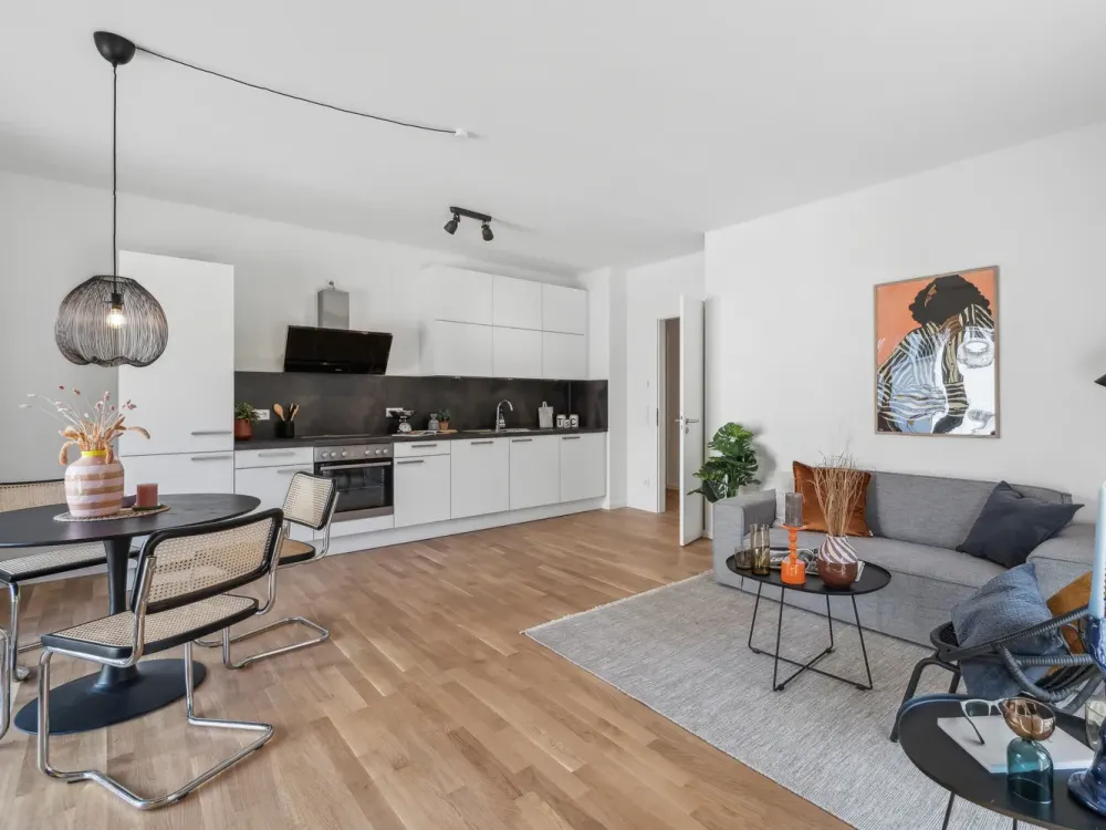 High-Quality Living on the Ring: Exclusive 3-Room Attic Apartment with Balcony