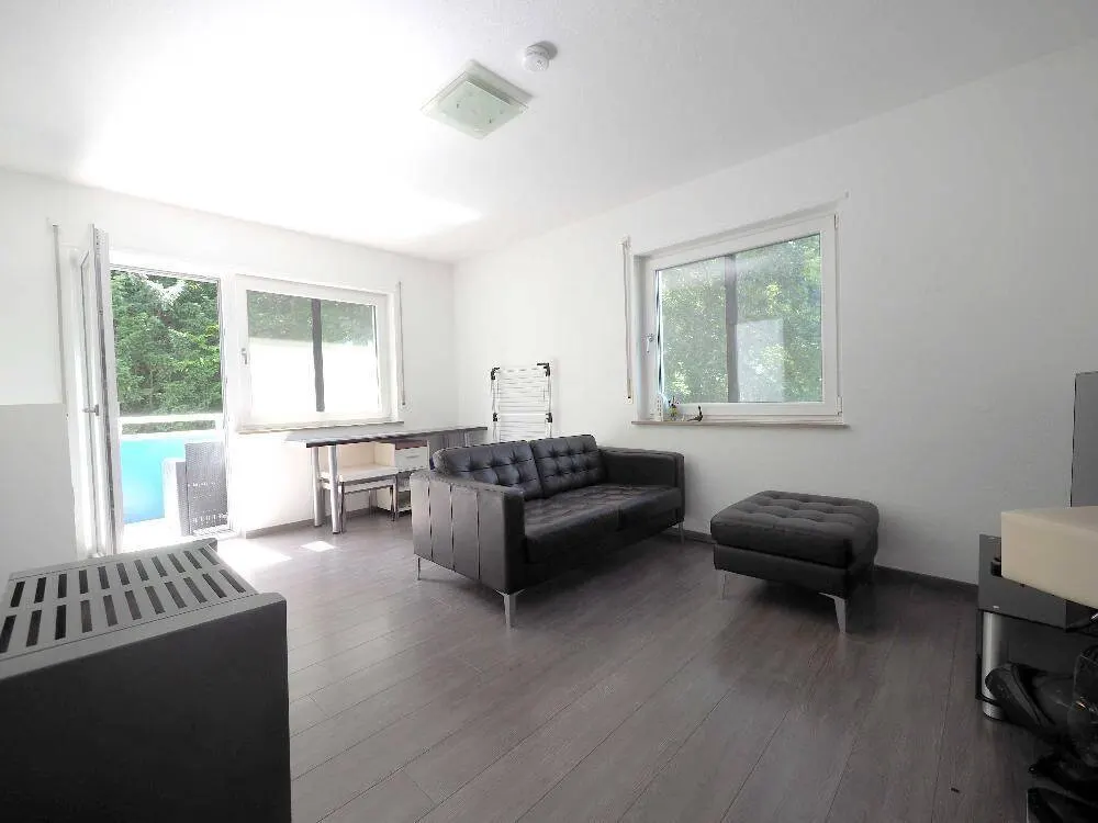 möblierte Wohnung 2 Zi., ruhig und hell, 2. OG, 2 x Blk., EBK, Gas Kamin mit Blick über Stuttgart