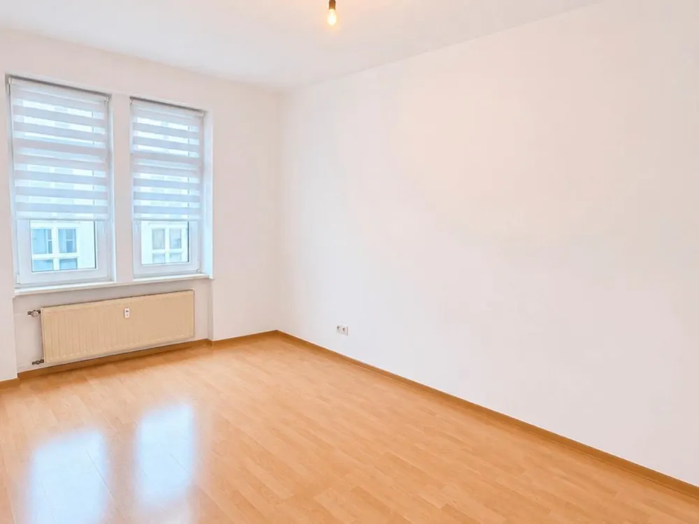 Cozy 2-room apartment with kitchen, 60 m², fitted kitchen, garden -2nd floor- near university & old town