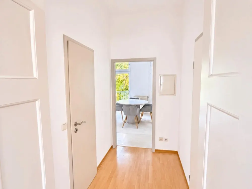 Cozy 2-room apartment with kitchen, 60 m², fitted kitchen, garden -2nd floor- near university & old town