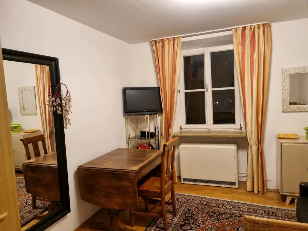 Möbiliertes Zimmer