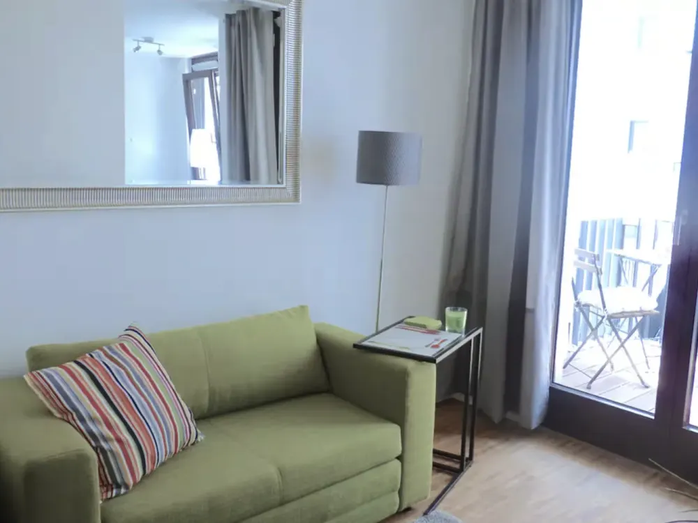Moderne möblierte 1-Zimmer-Wohnung mit Balkon im Europaviertel Frankfurt