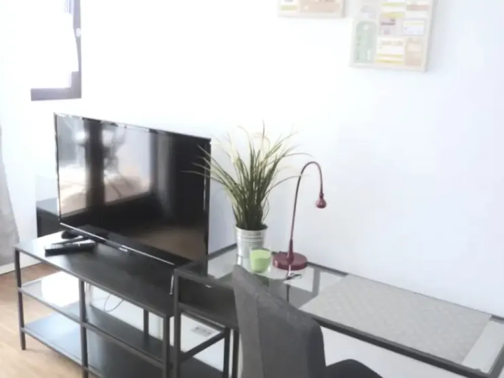 Moderne möblierte 1-Zimmer-Wohnung mit Balkon im Europaviertel Frankfurt