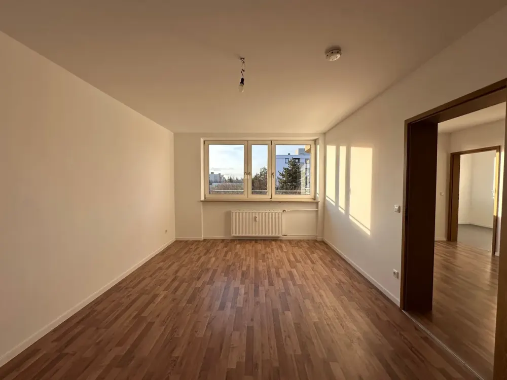 Moderne 3,5 Zimmer Wohnung mit Balkon zu vermieten