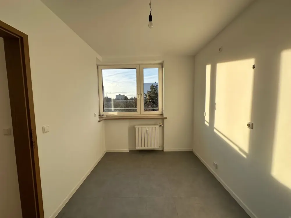 Moderne 3,5 Zimmer Wohnung mit Balkon zu vermieten