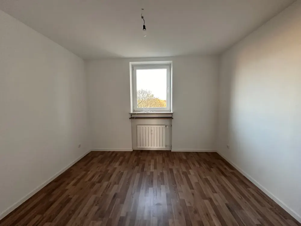 Moderne 3,5 Zimmer Wohnung mit Balkon zu vermieten