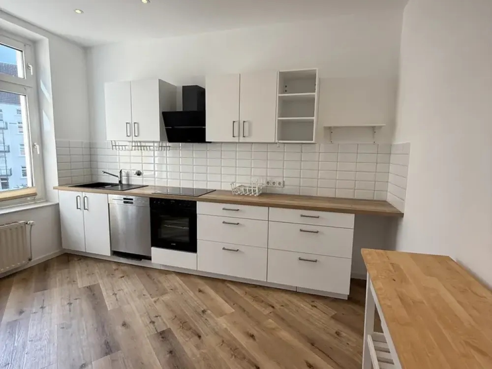 Exklusive kernsanierte 4-Zimmer-Altbauwohnung mit ca. 116 m²