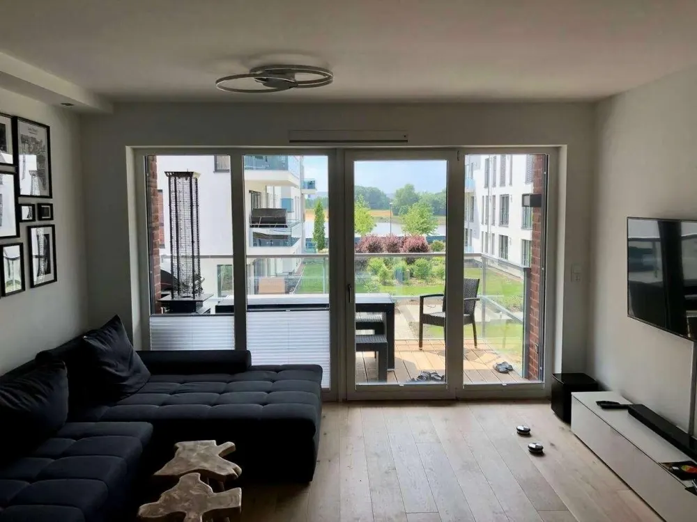 Exclusive 3-Room Apartment with Weser View in Überseestadt
