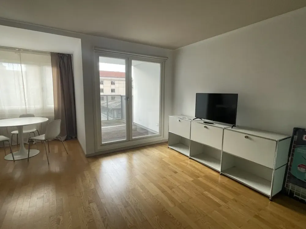 Helles 1-Zimmer Apartment mit Balkon