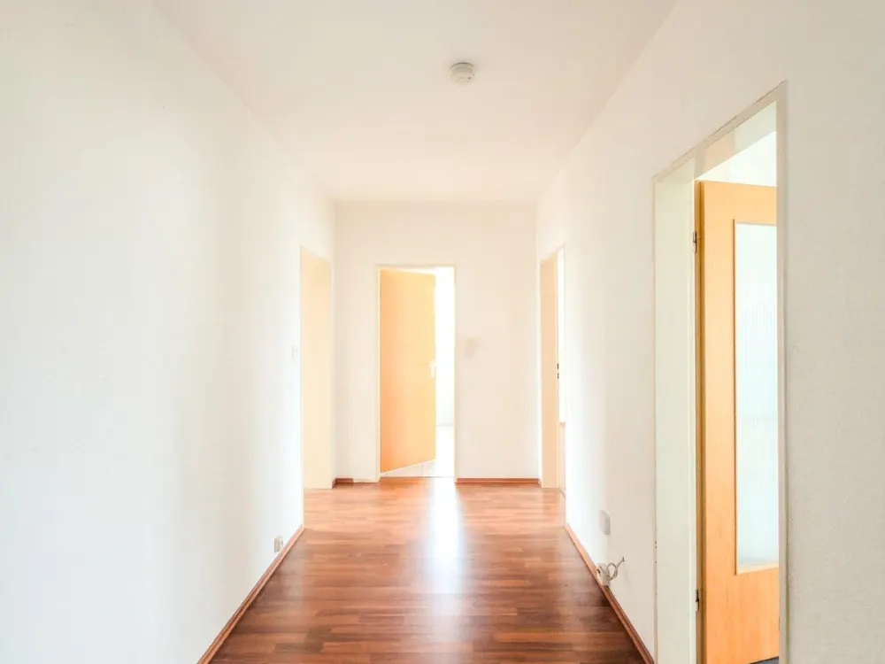 2 Kaltmieten frei! Drei Zimmer Wohnung mit Balkon in ruhiger Lage zu vermieten