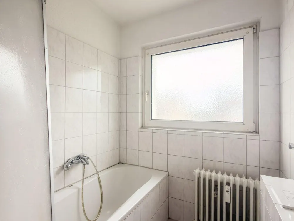 2 Kaltmieten frei! Drei Zimmer Wohnung mit Balkon in ruhiger Lage zu vermieten