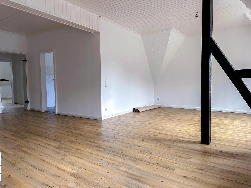 Großzügige Maisonette Wohnung WG geeignet