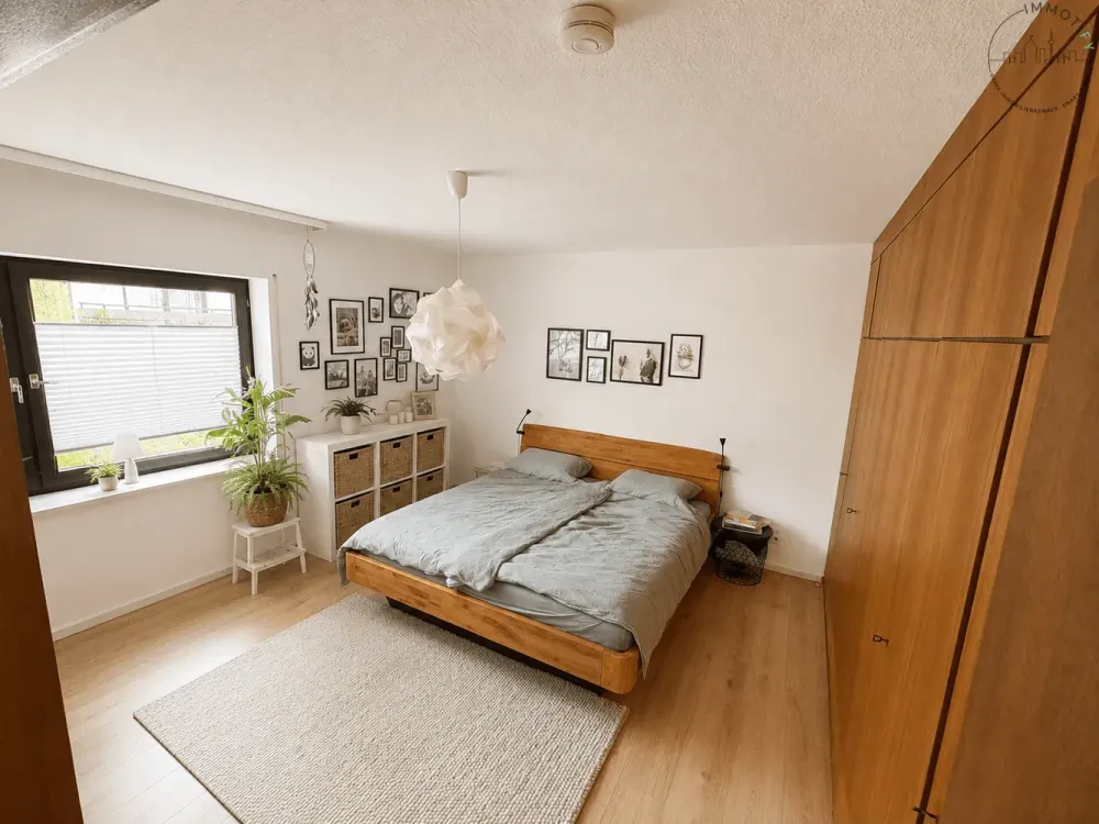 Modern. Spacious. Central., Charming 4-Room Apartment with Balcony in Ettlingen-Neuwiesenreben