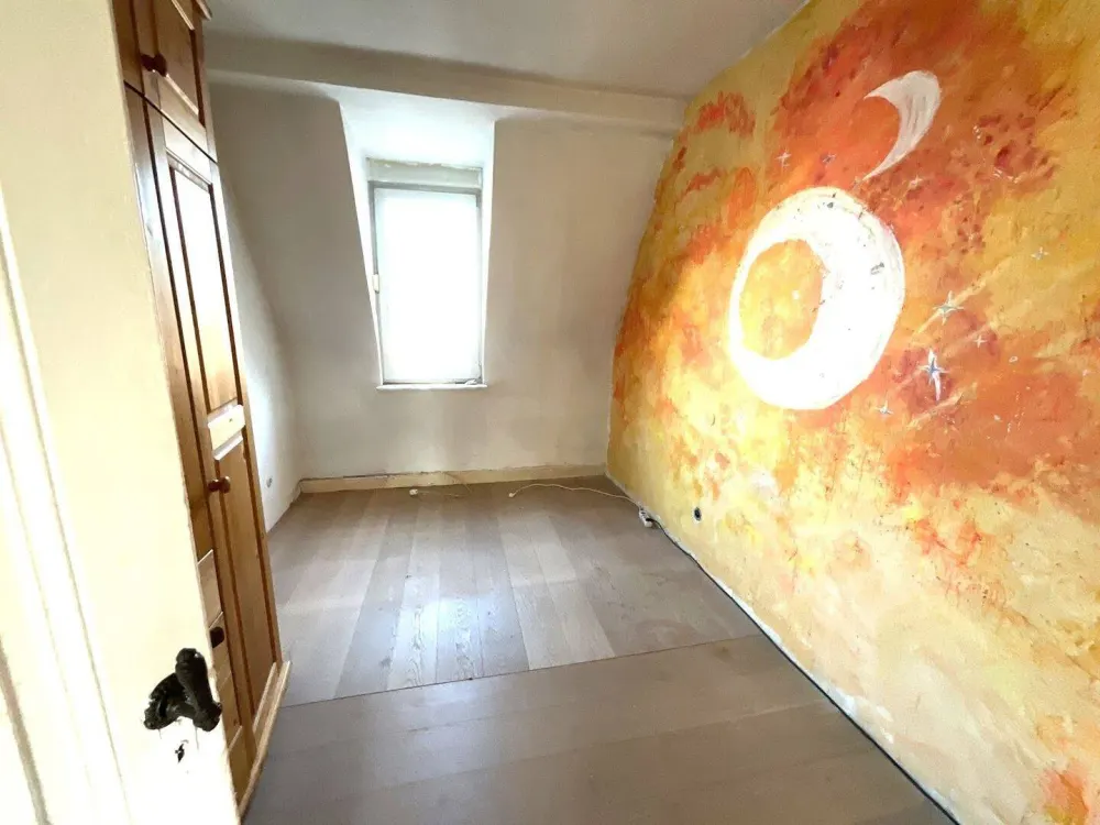**3 Nettokaltmieten geschenkt beim Einzug**Individuelle 2,5-Zimmer-Wohnung zur Eigenrenovierung