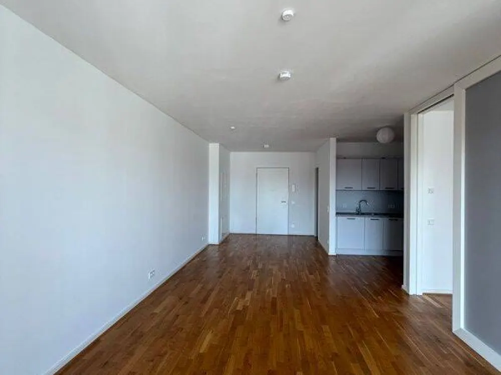 Zentrale 2-Raum-Wohnung mit Einbauküche und Balkon