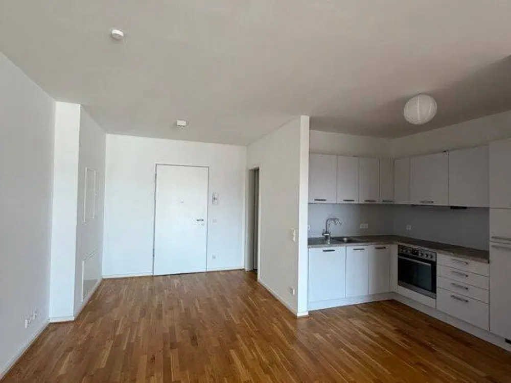 Zentrale 2-Raum-Wohnung mit Einbauküche und Balkon
