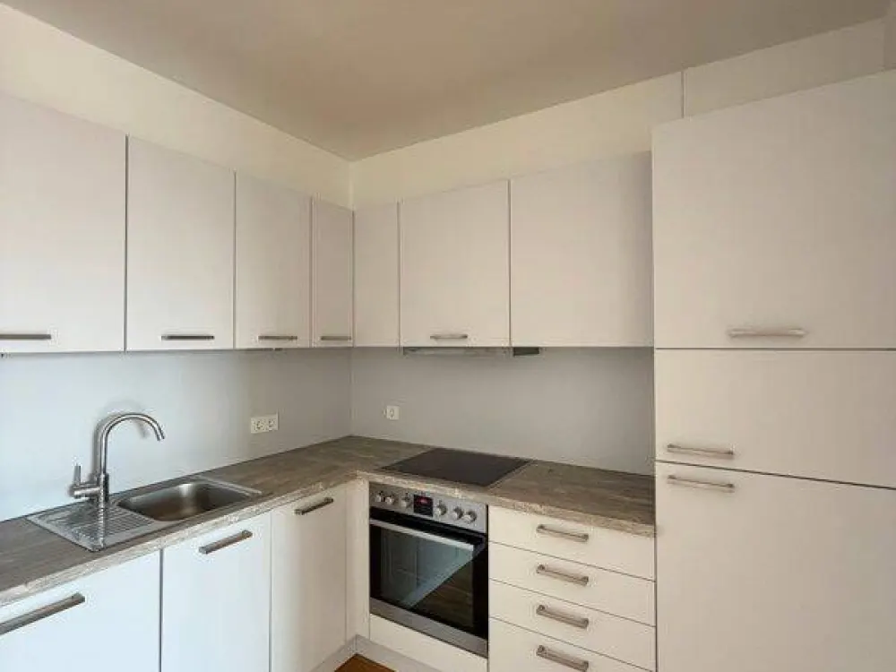 Zentrale 2-Raum-Wohnung mit Einbauküche und Balkon