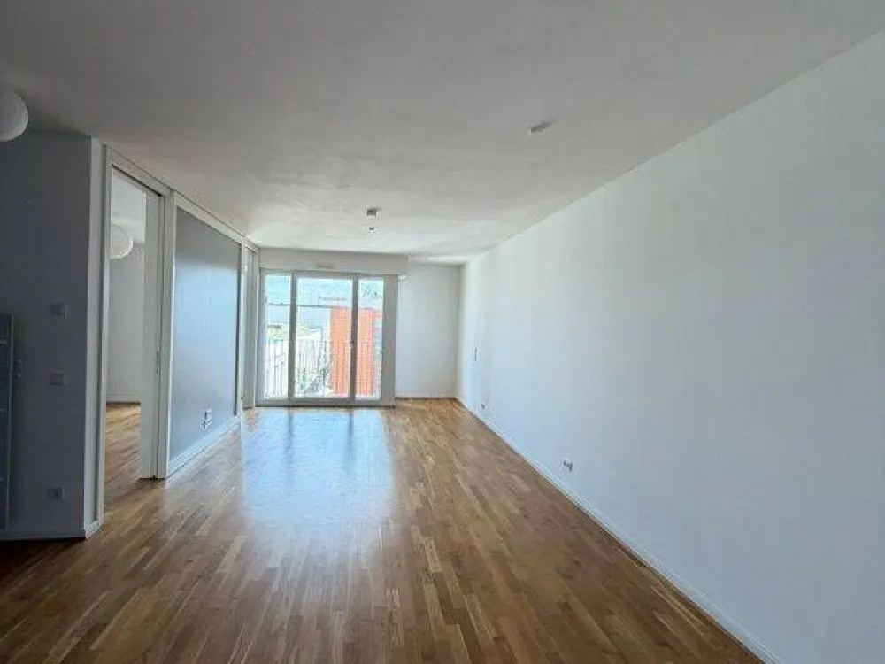 Zentrale 2-Raum-Wohnung mit Einbauküche und Balkon