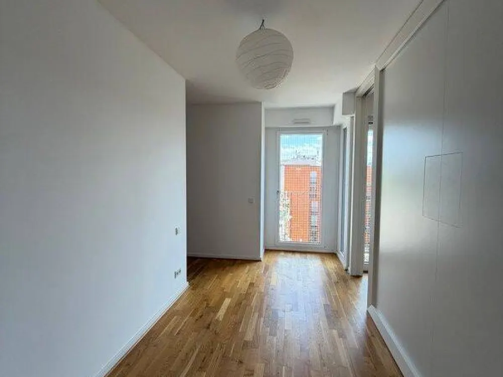 Zentrale 2-Raum-Wohnung mit Einbauküche und Balkon