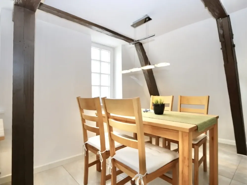 Einziehen und wohlfühlen! Voll möblierte 2-Raum-Wohnung mit ca. 58 m² im Herzen Rostocks!