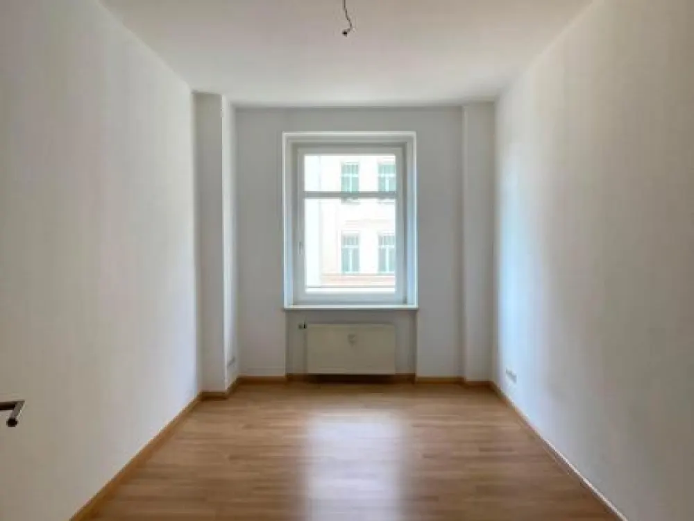 FAMILIENWOHNUNG mit Einbauküche!