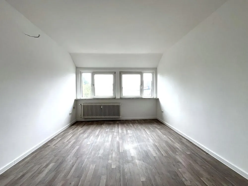 Renovated 3-Room Apartment