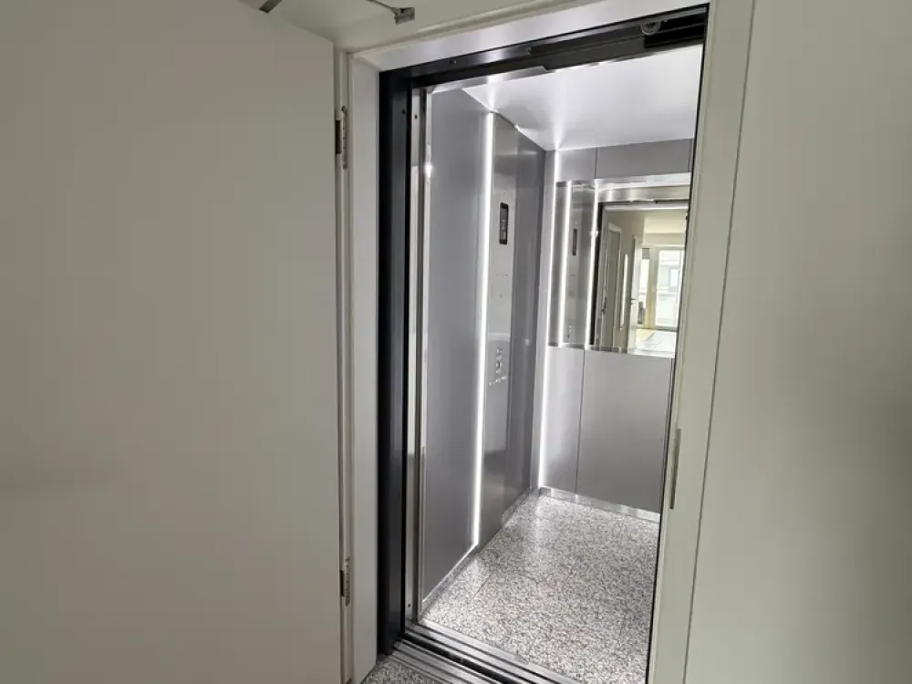 Exklusive Penthousewohnung mit privatem Zugang und umlaufender Sonnenterrasse
