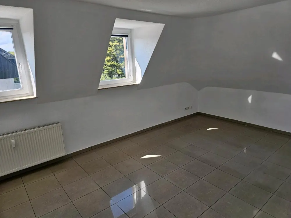 neuwertige DG-Wohnung Dortmund-Dorstfeld, Uninah !!!!