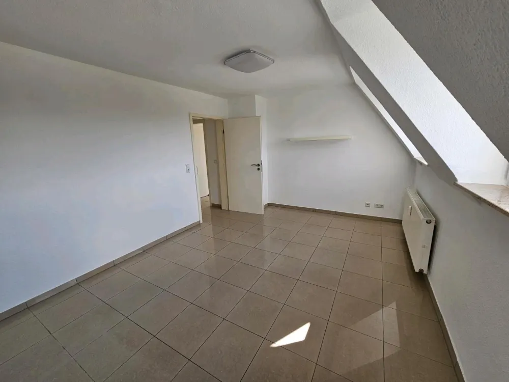 neuwertige DG-Wohnung Dortmund-Dorstfeld, Uninah !!!!