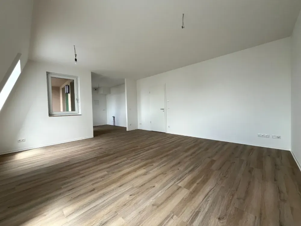 Neubau: Moderne 2-Zimmer-Dachgeschosswohnung mit Tageslichtbad und Loggia | Optional mit EBK