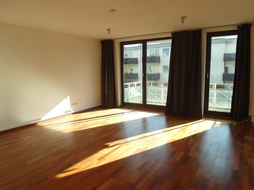 174 qm Luxuswohnung mit 2 Bäder, Gartennutzung und Kinderspielplatz