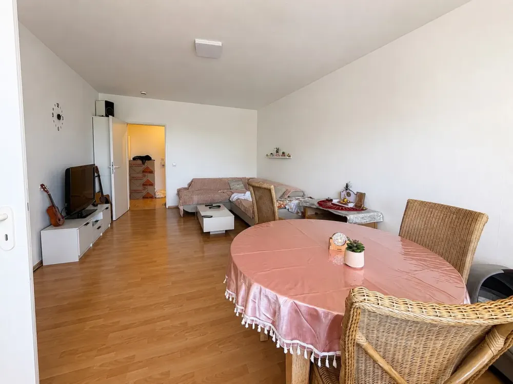 Möblierte 3-Zimmer-Wohnung mit Balkon, ca. 75 m² in Eschborn